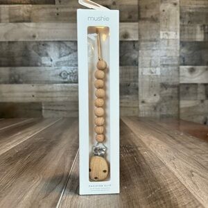 Mushie Hera Faux Wood Clip Holder • New in Box!